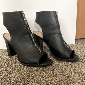 Report Cut Out Block Heel with zipper